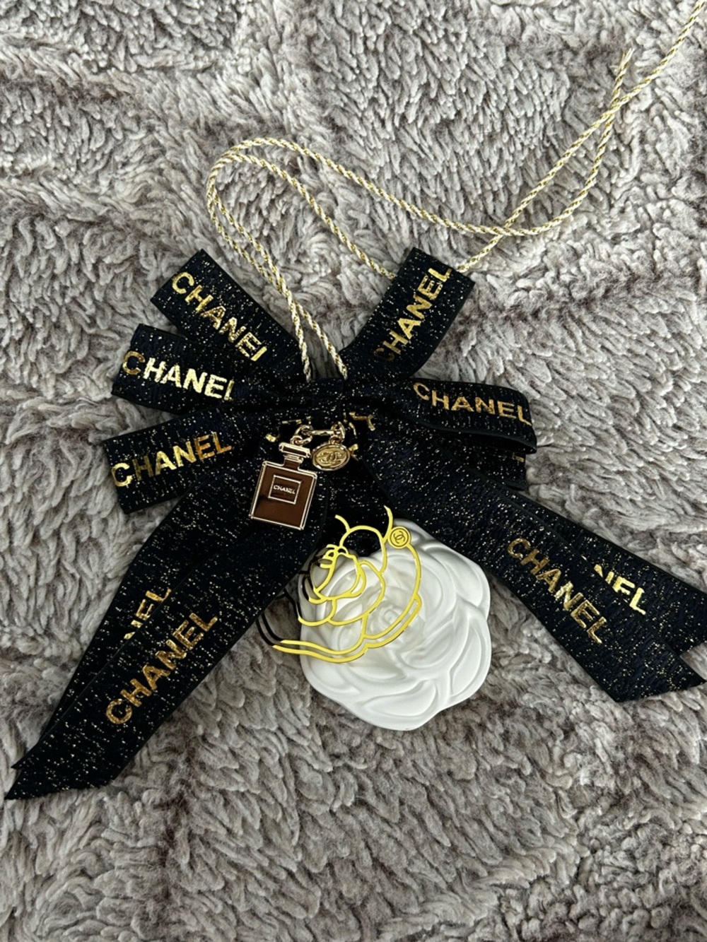 Ribbon Charm Diffuser with White Camellia - Picture 4 of 4